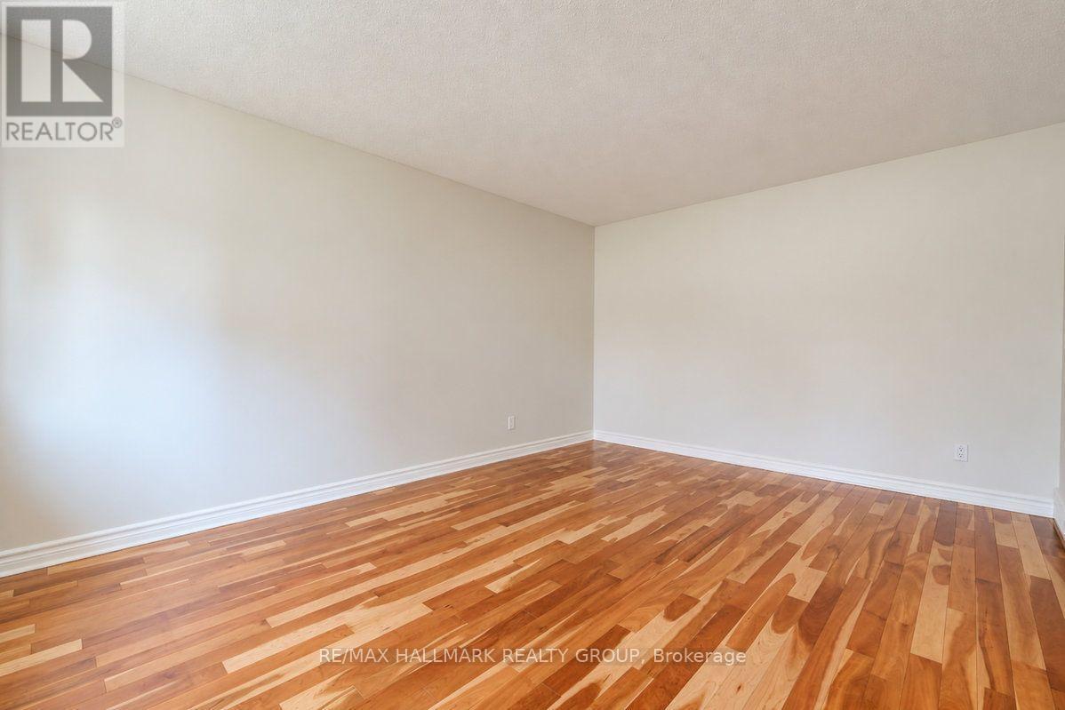 490 Tisdale Crescent, Ottawa, ON