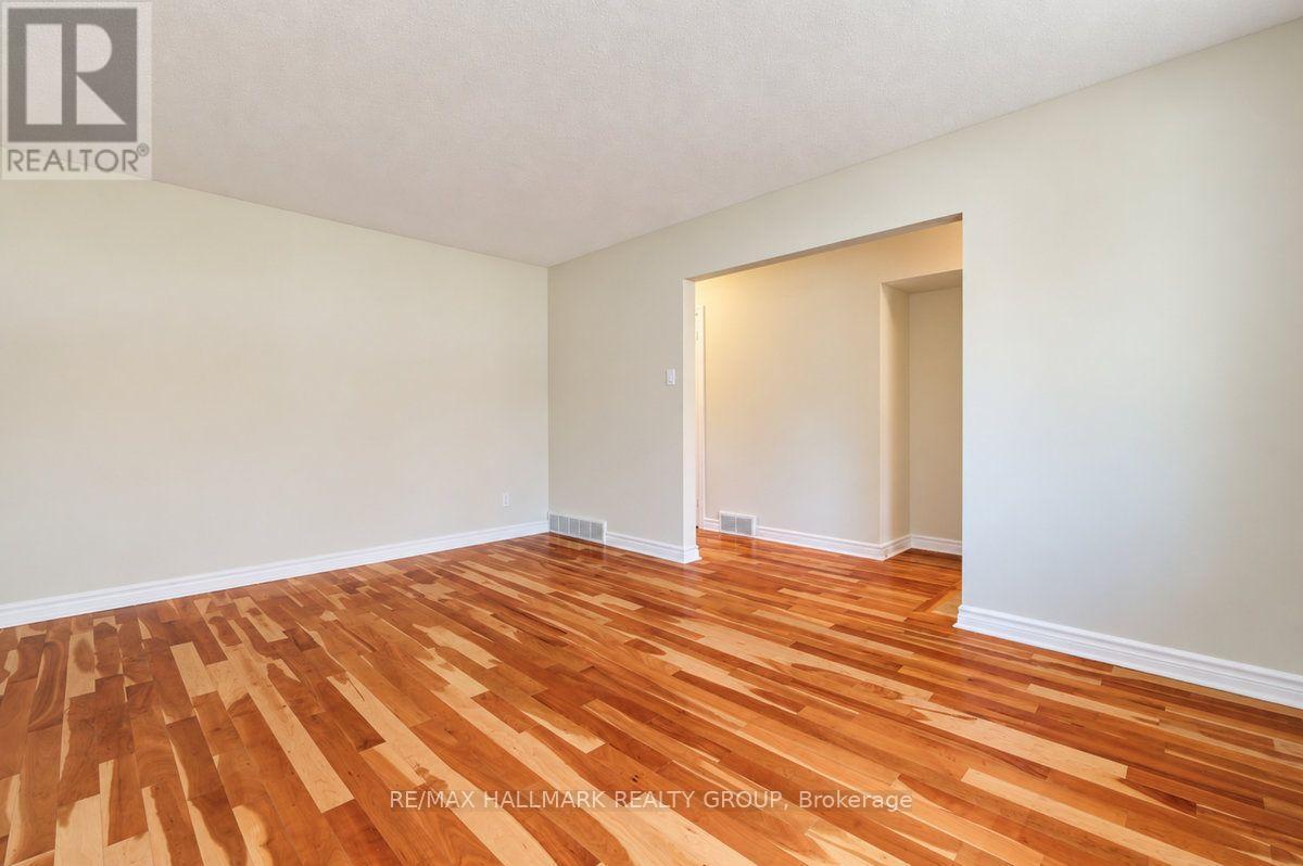 490 Tisdale Crescent, Ottawa, ON