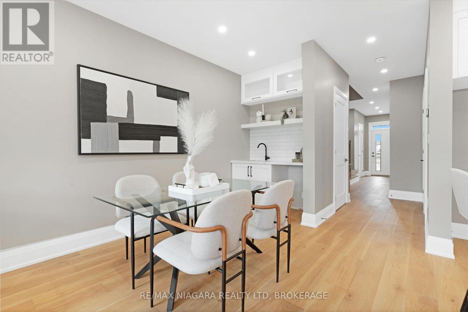 201 - 8900 Angie Drive, Niagara Falls (Forestview), ON