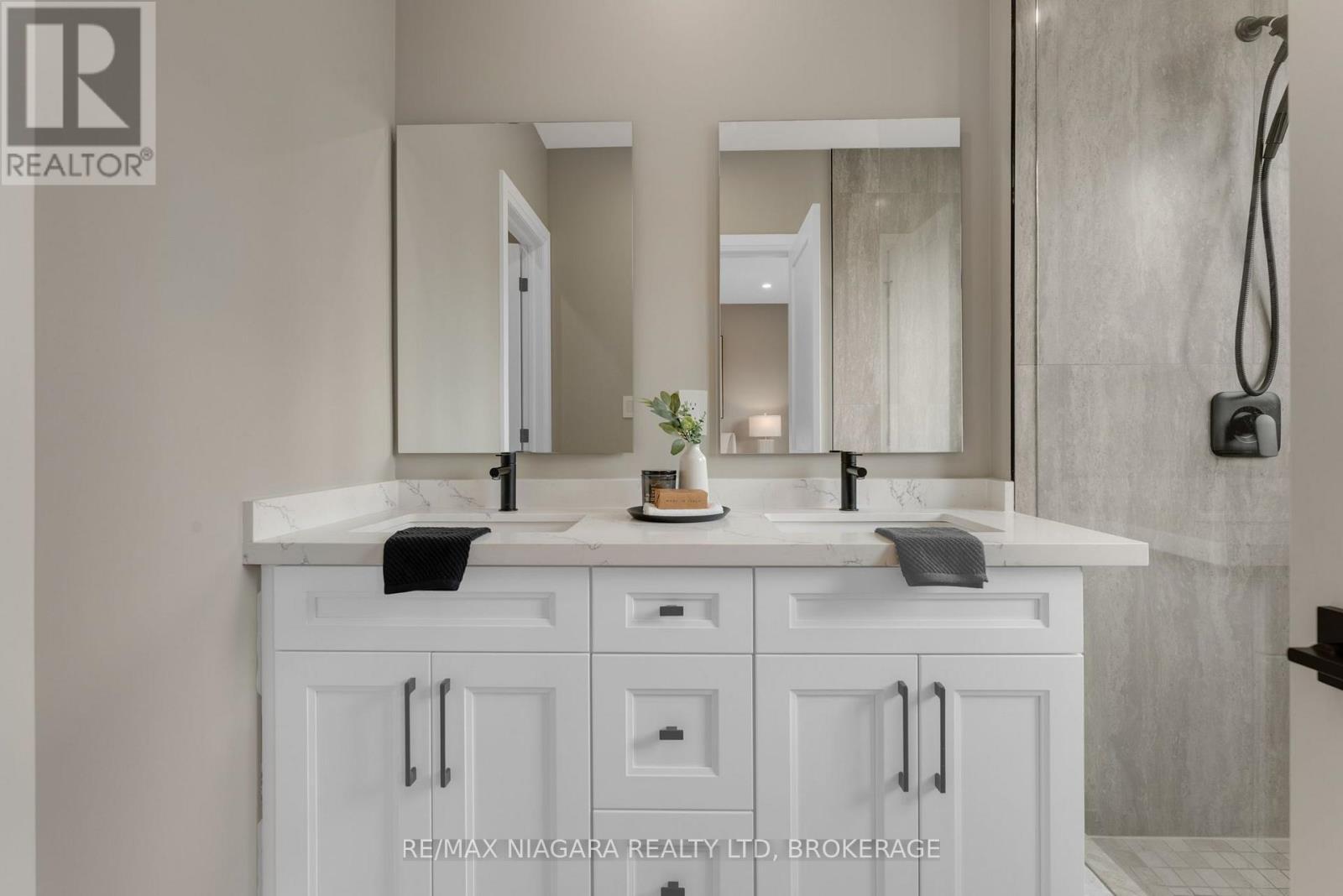 201 - 8900 Angie Drive, Niagara Falls (Forestview), ON