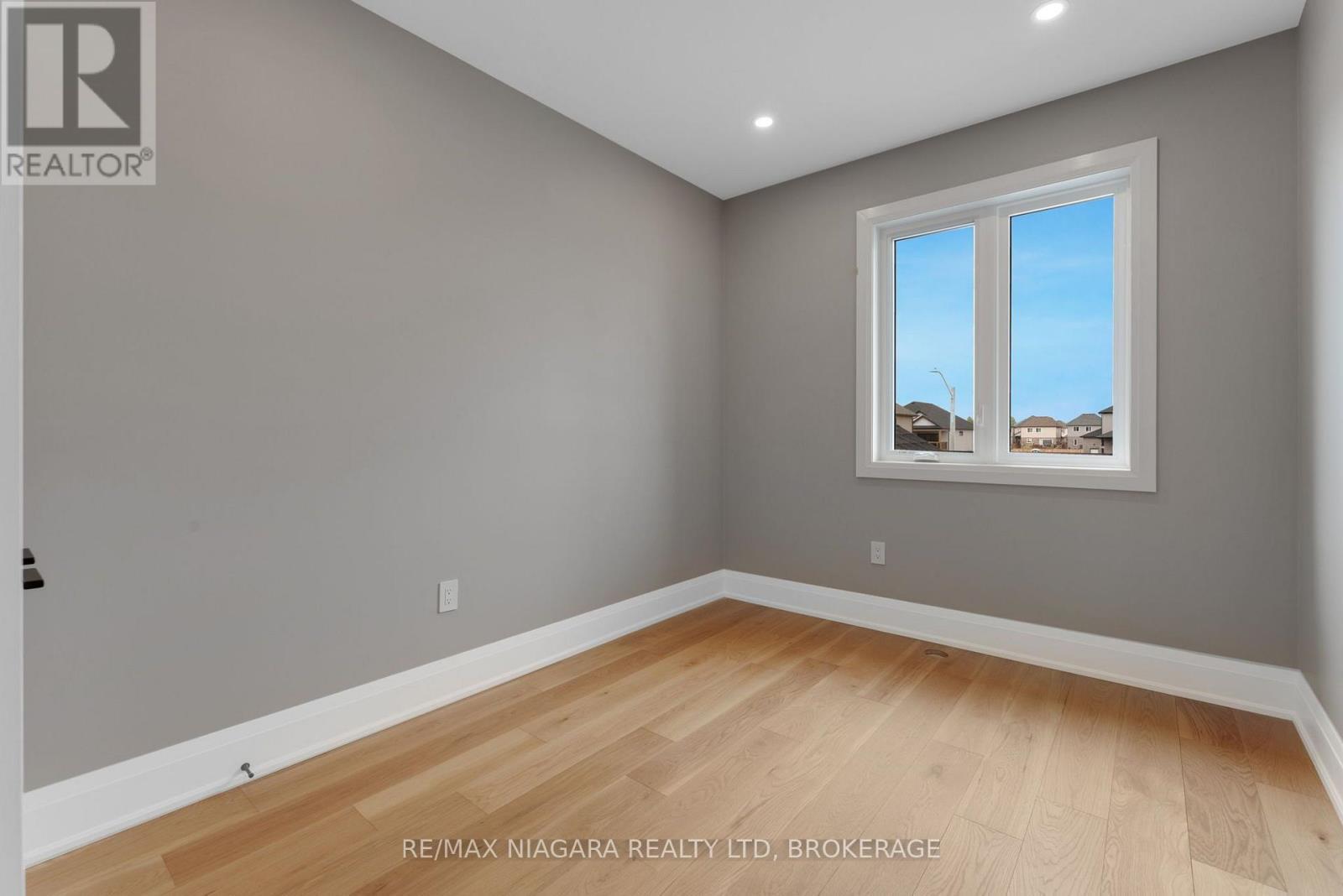 201 - 8900 Angie Drive, Niagara Falls (Forestview), ON