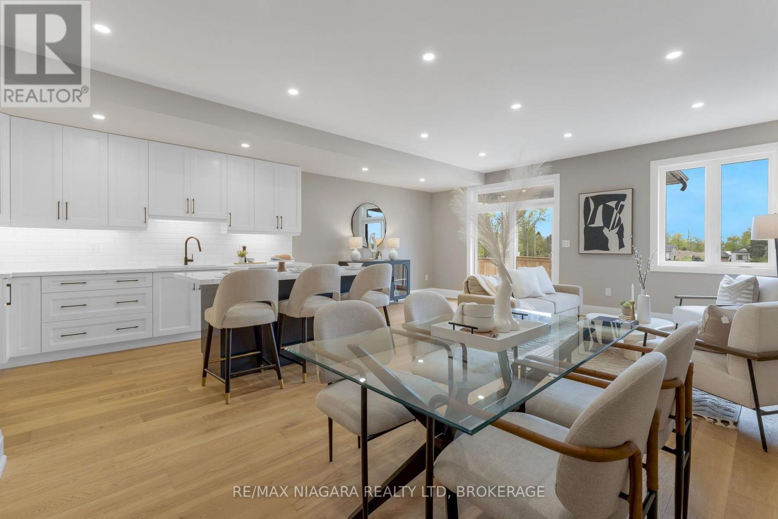 201 - 8900 Angie Drive, Niagara Falls (Forestview), ON