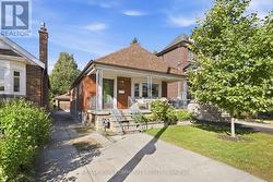 4 CRESTLAND AVENUE Toronto, ON M4C 3L1
