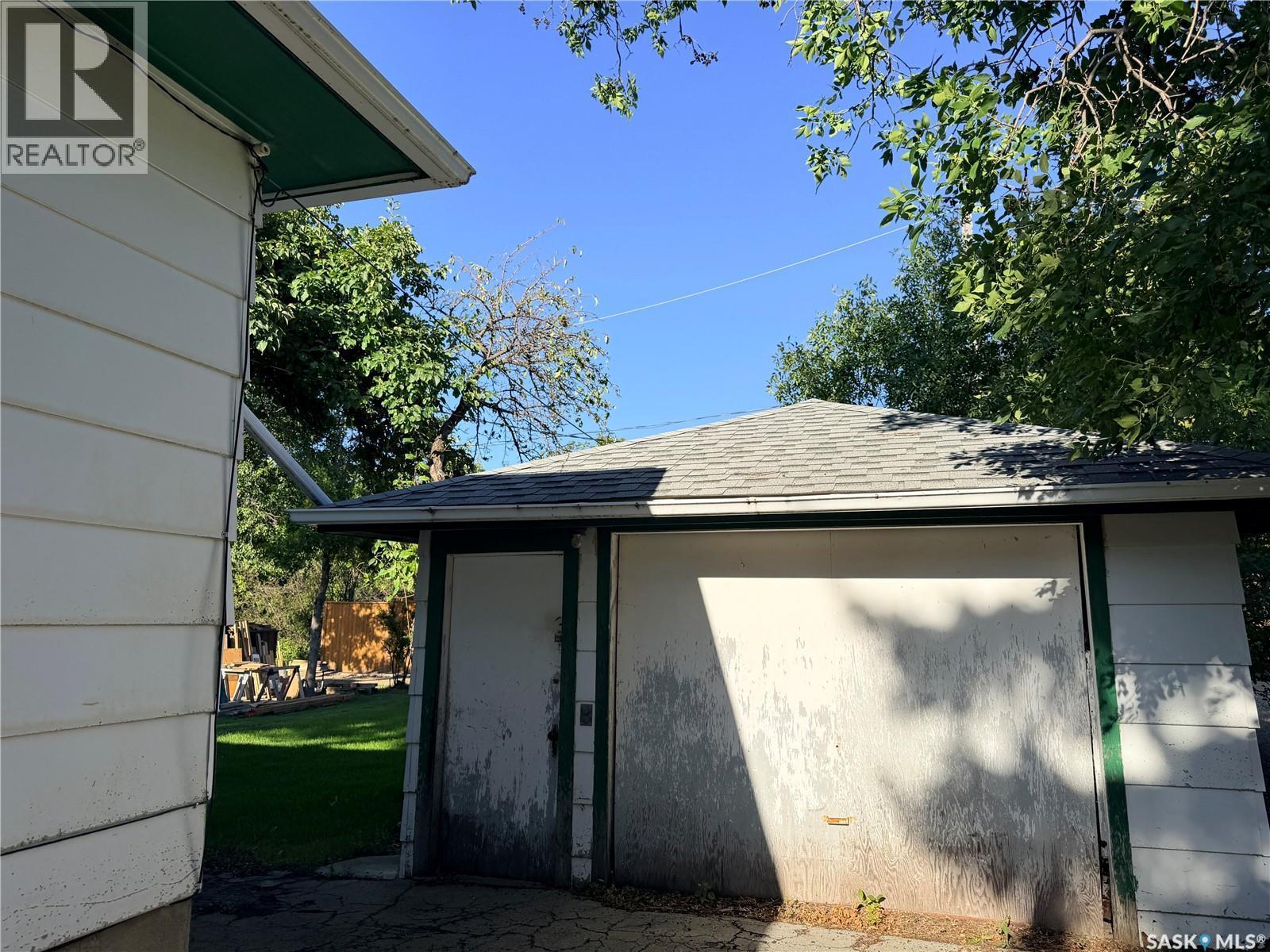121 Empire Road, Assiniboia, SK