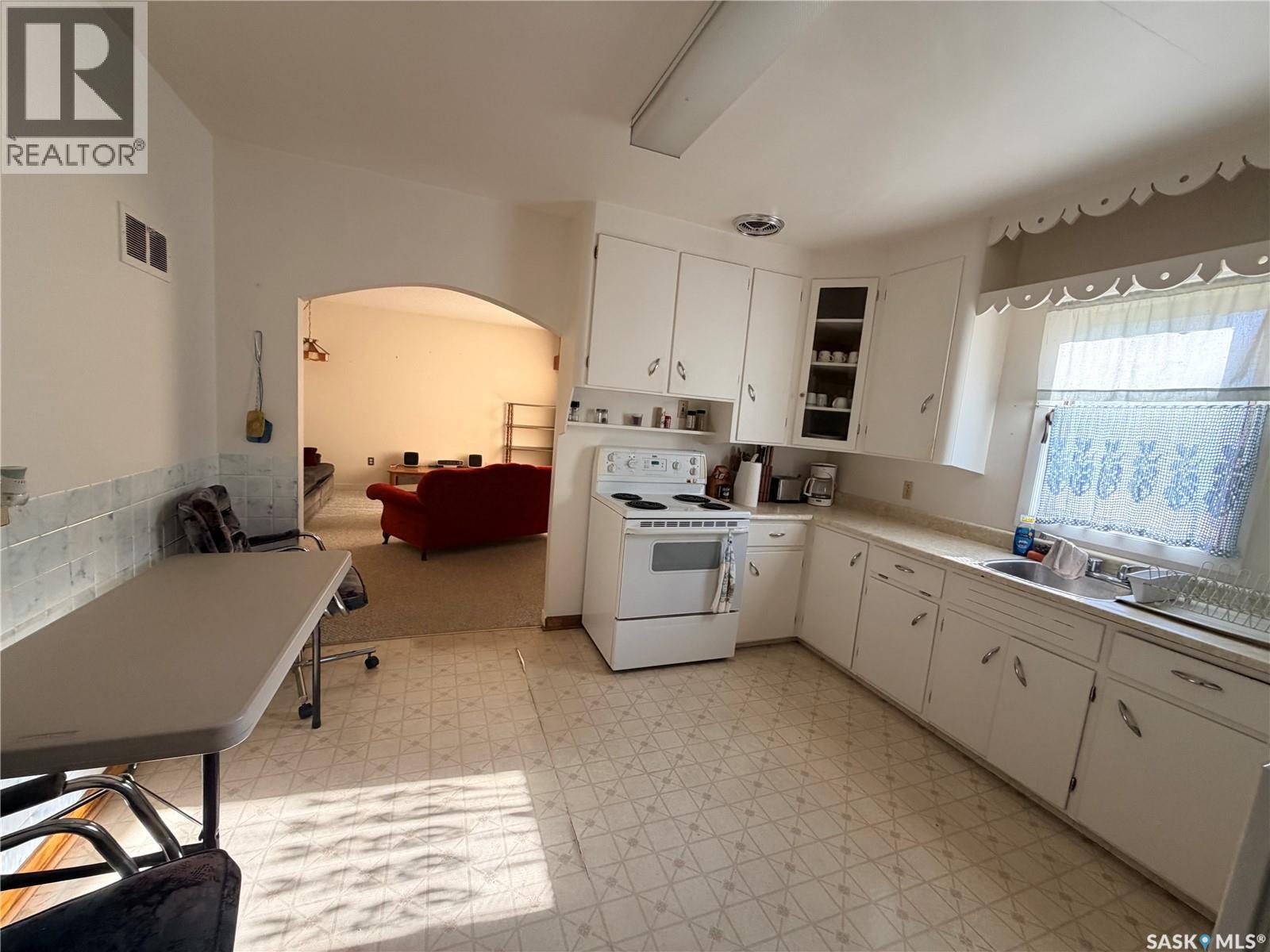 121 Empire Road, Assiniboia, SK