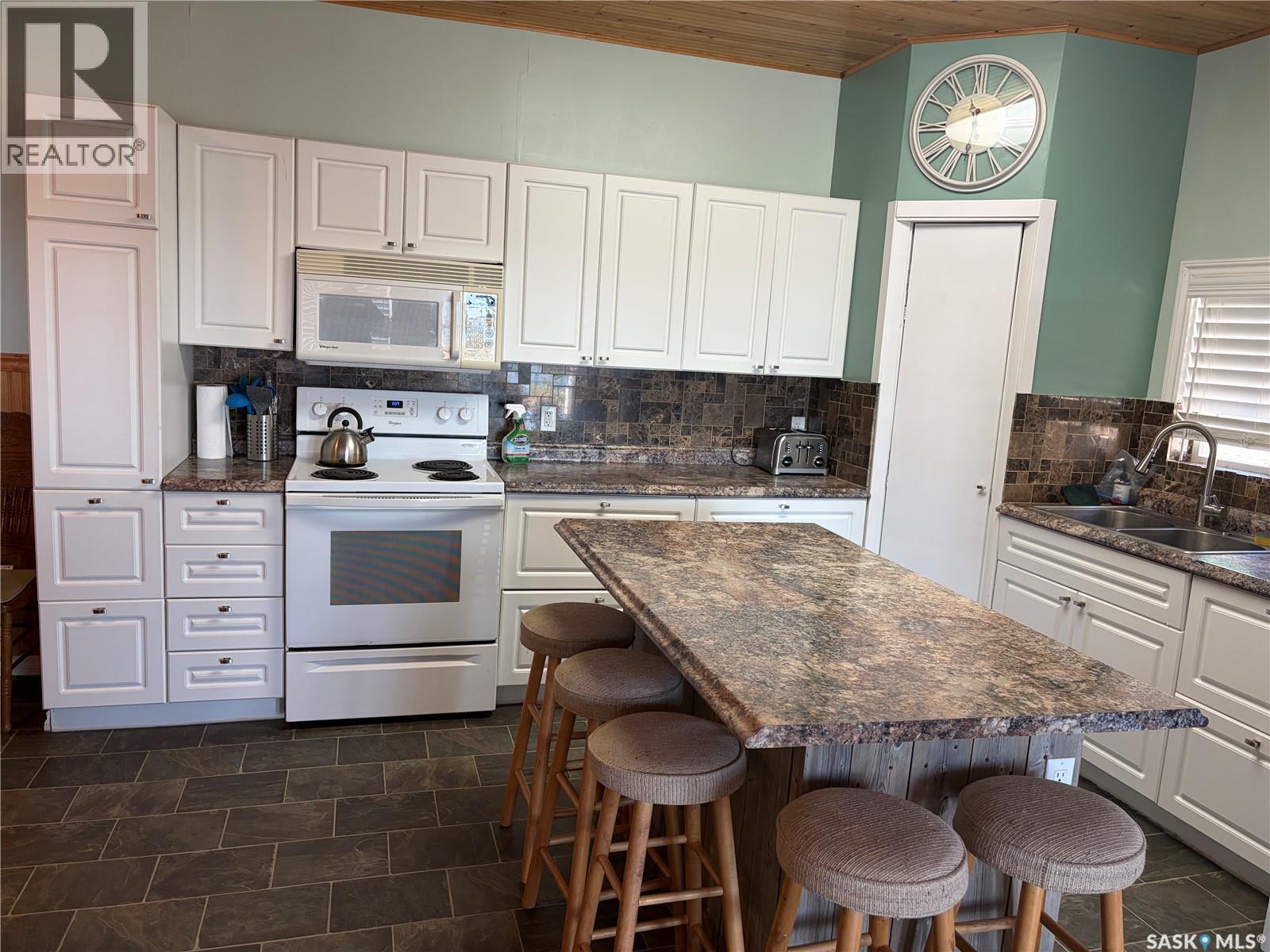 316 Lakeshore Road, Leslie Beach, SK