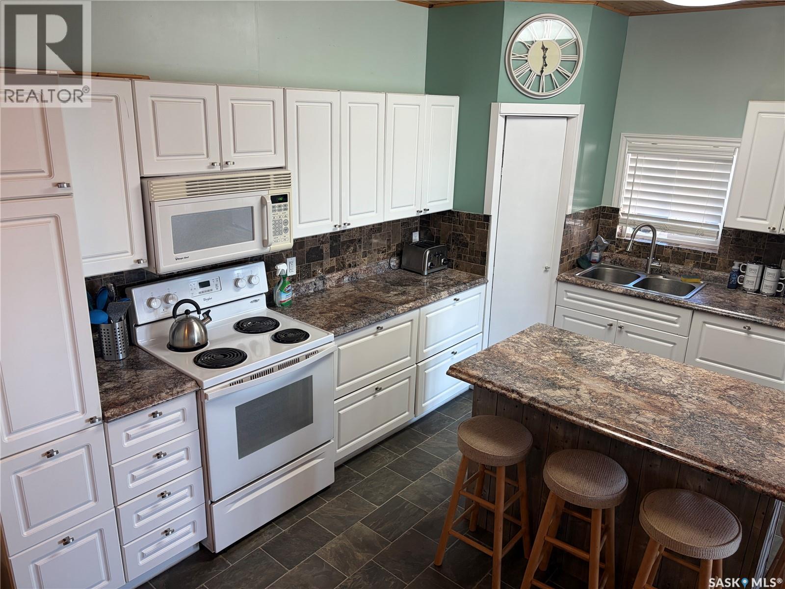 316 Lakeshore Road, Leslie Beach, SK