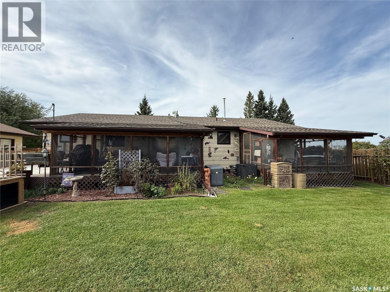 912 Railway Avenue, Loon Lake, SK