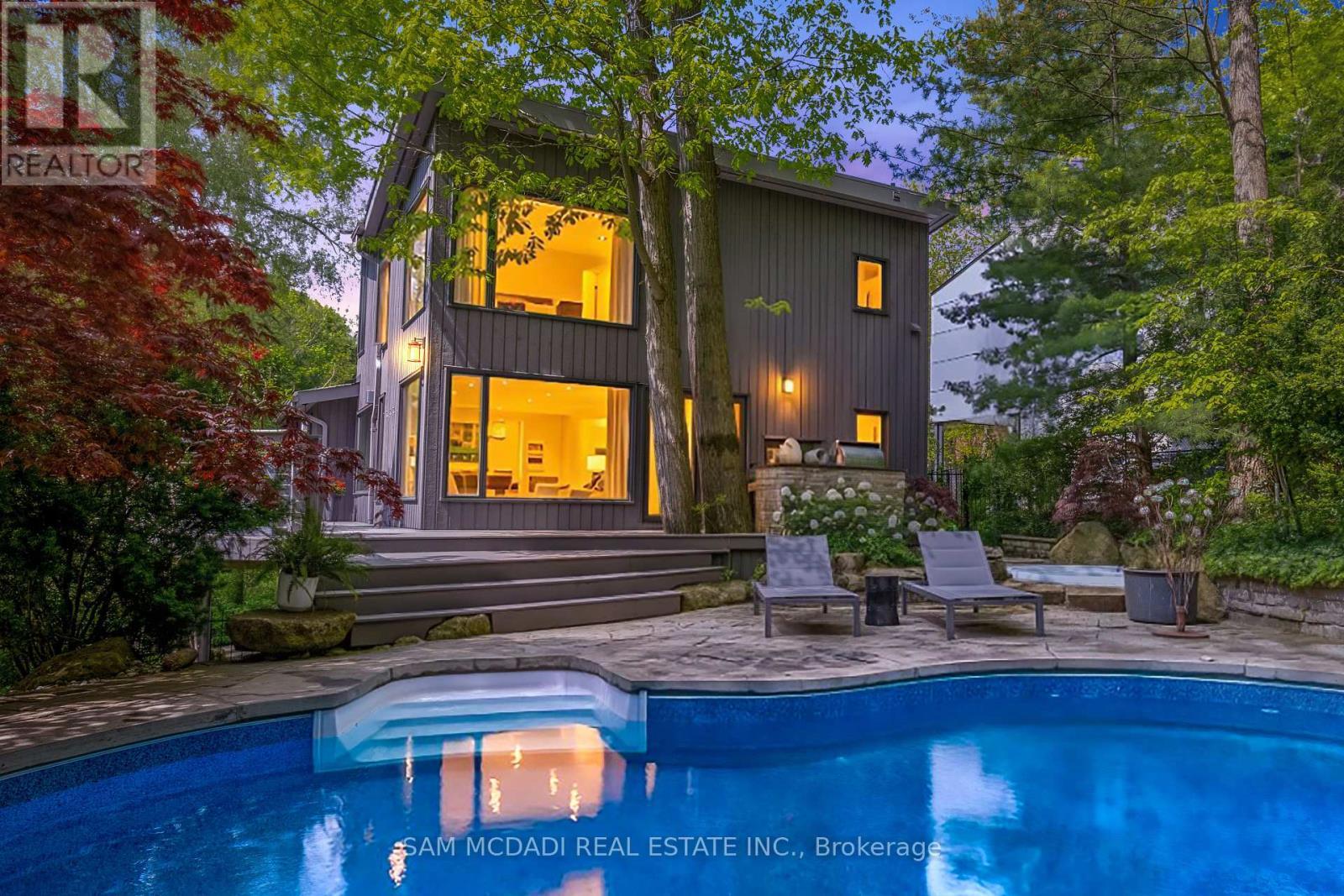 1273 Queen Victoria Avenue, Mississauga, ON