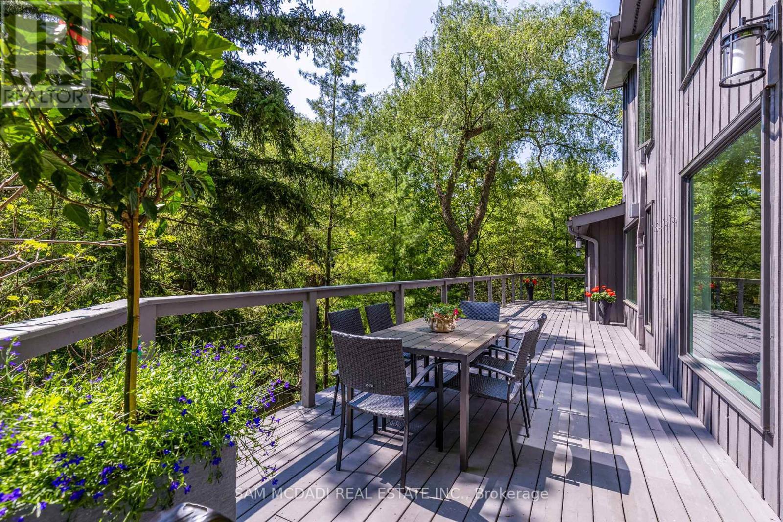 1273 Queen Victoria Avenue, Mississauga, ON
