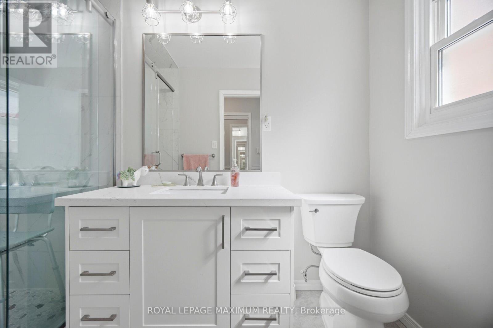 255 John Street, Toronto, ON
