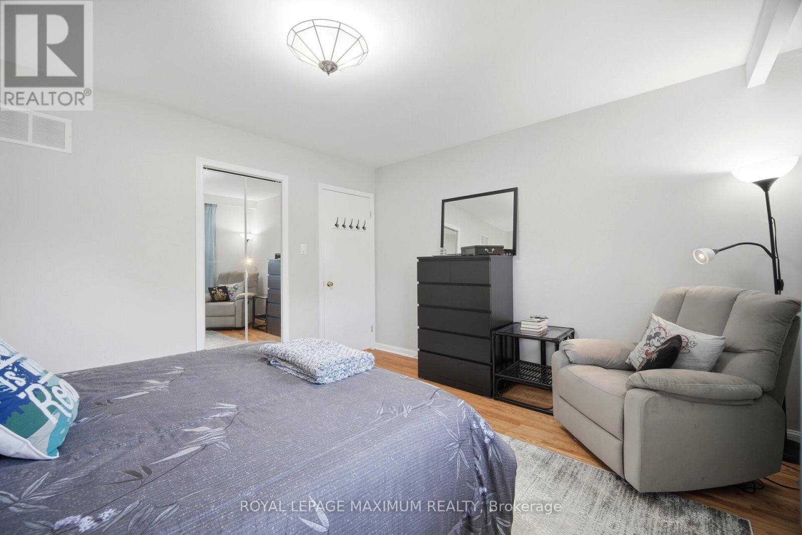 255 John Street, Toronto, ON