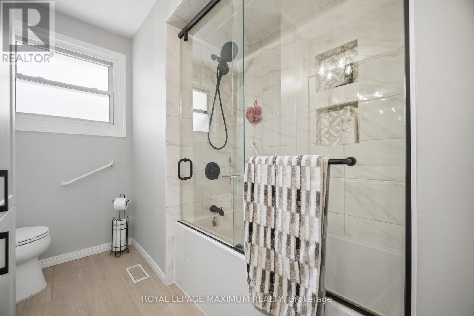 255 John Street, Toronto, ON