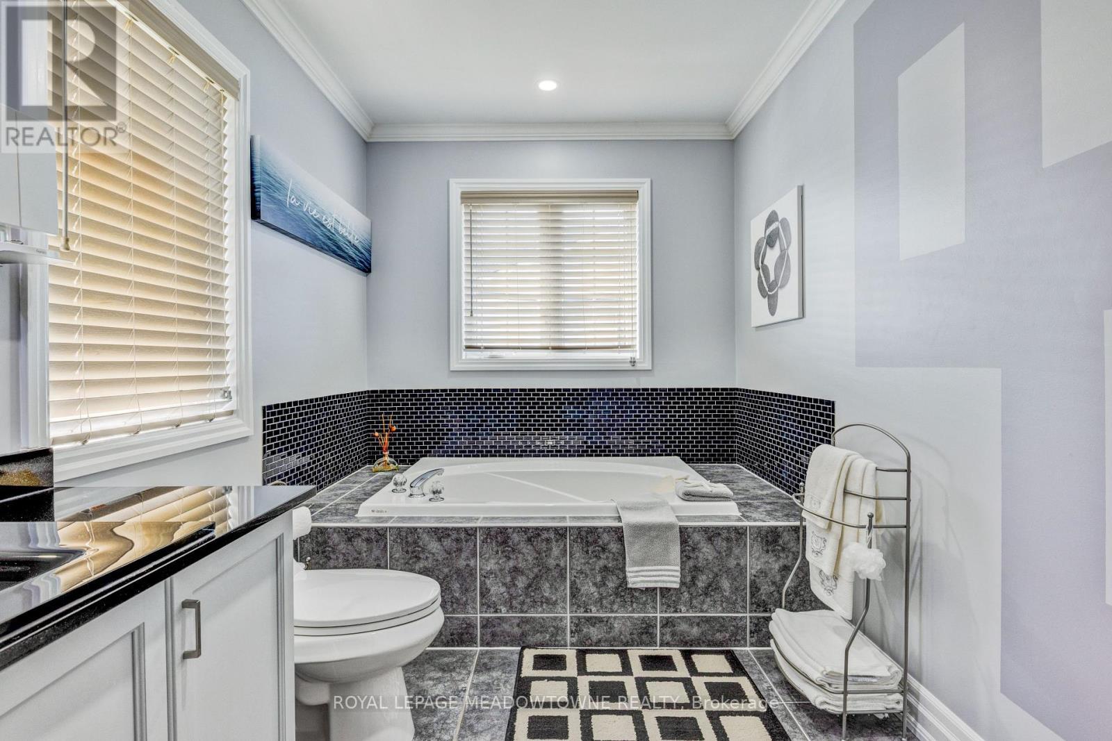 116 Dixon Drive, Milton, ON