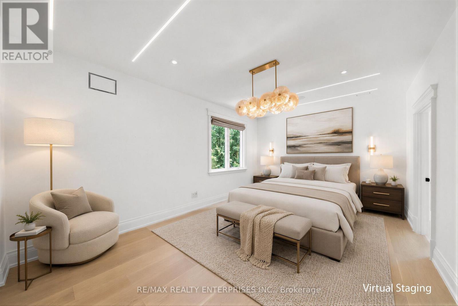 3168 Lakeshore Road W, Oakville, ON