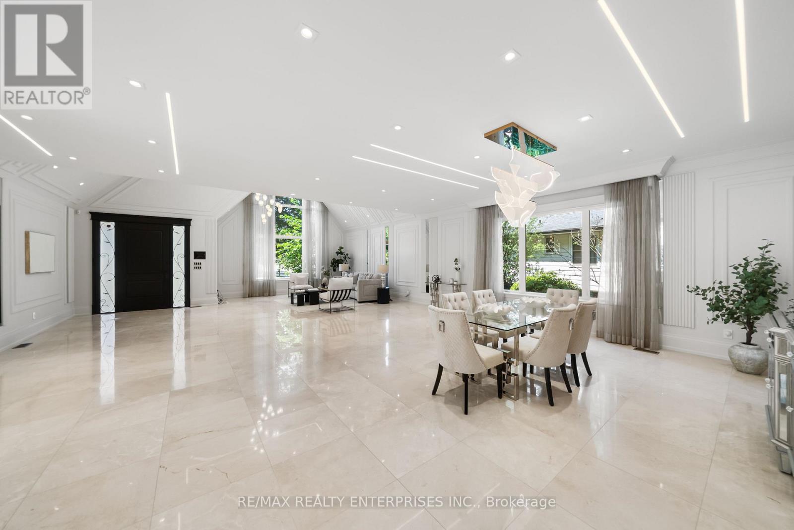 3168 Lakeshore Road W, Oakville, ON
