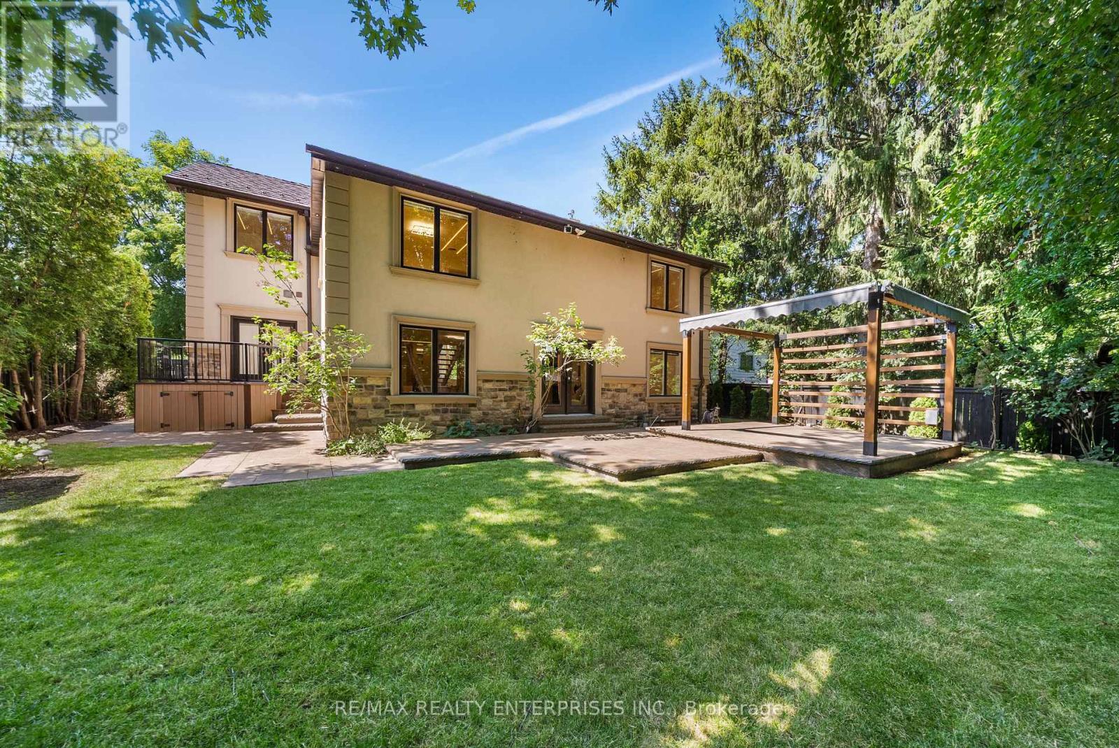 3168 Lakeshore Road W, Oakville, ON