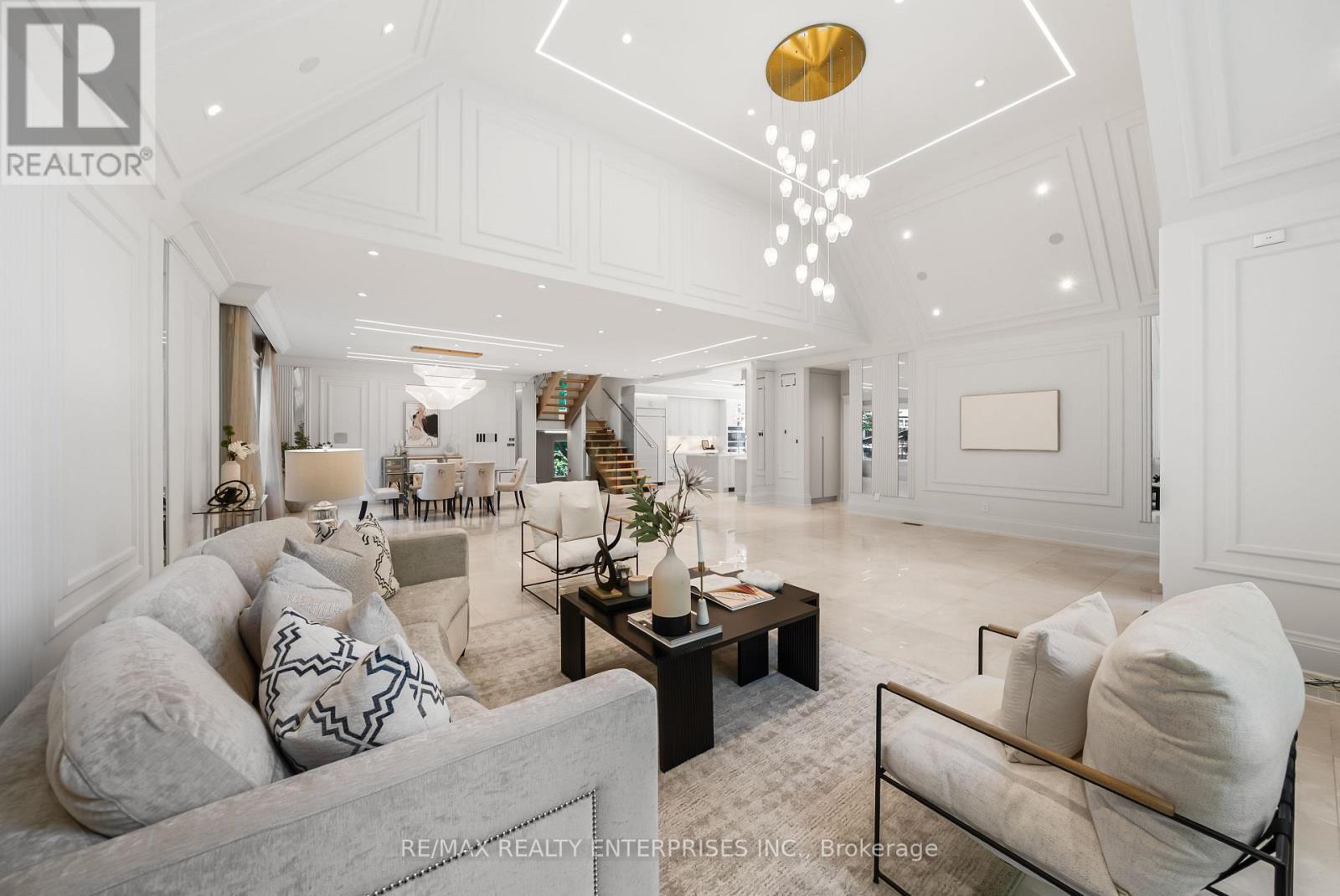 3168 Lakeshore Road W, Oakville, ON