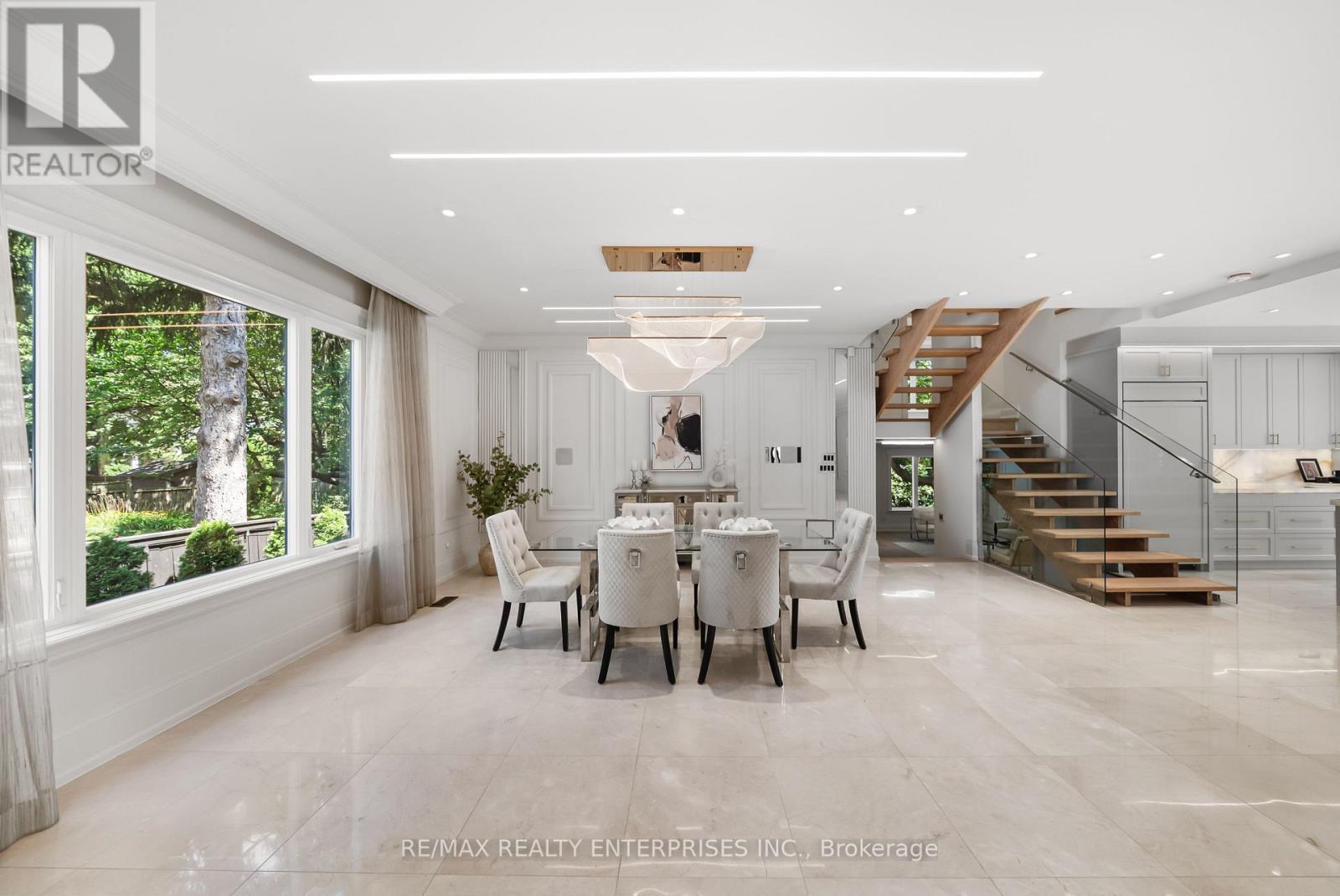 3168 Lakeshore Road W, Oakville, ON