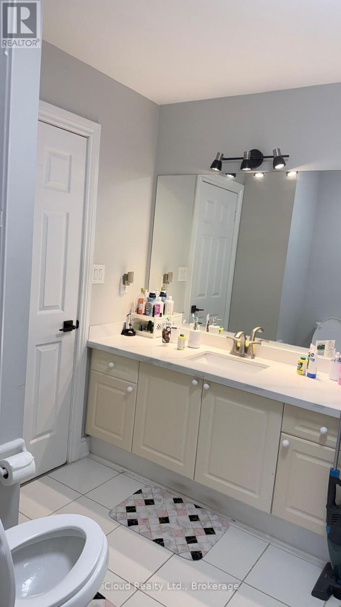7050 Black Walnut Trail, Mississauga, ON