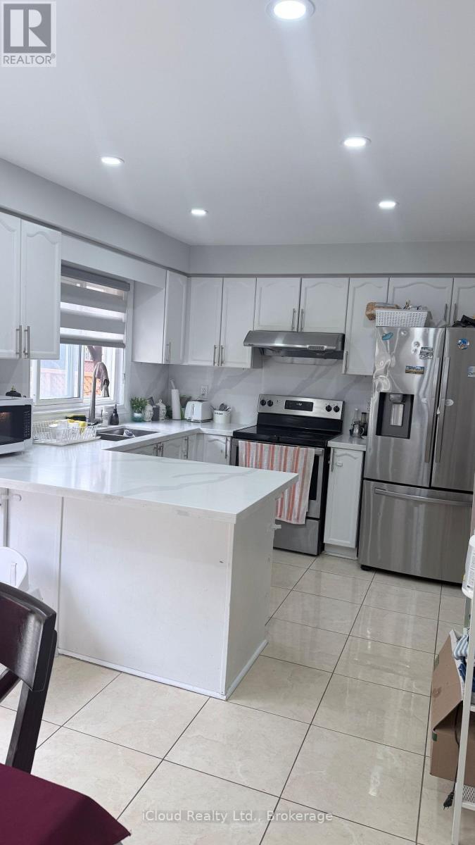 7050 Black Walnut Trail, Mississauga, ON