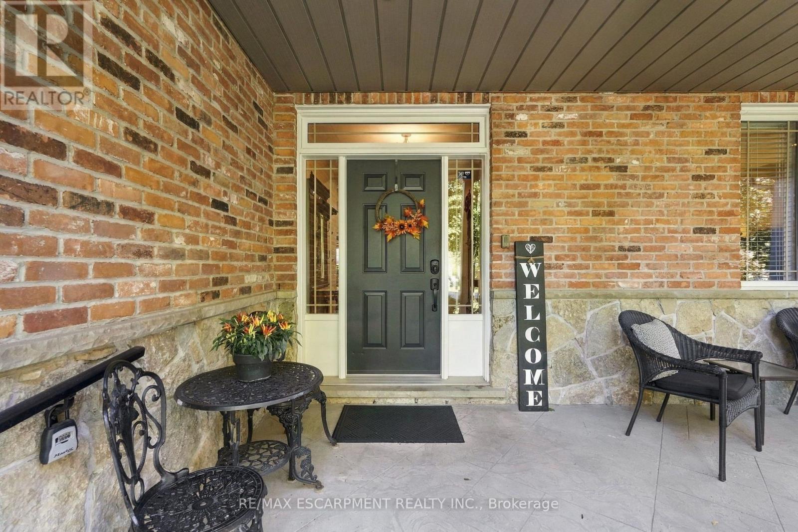4 Summit Drive, Hamilton, ON