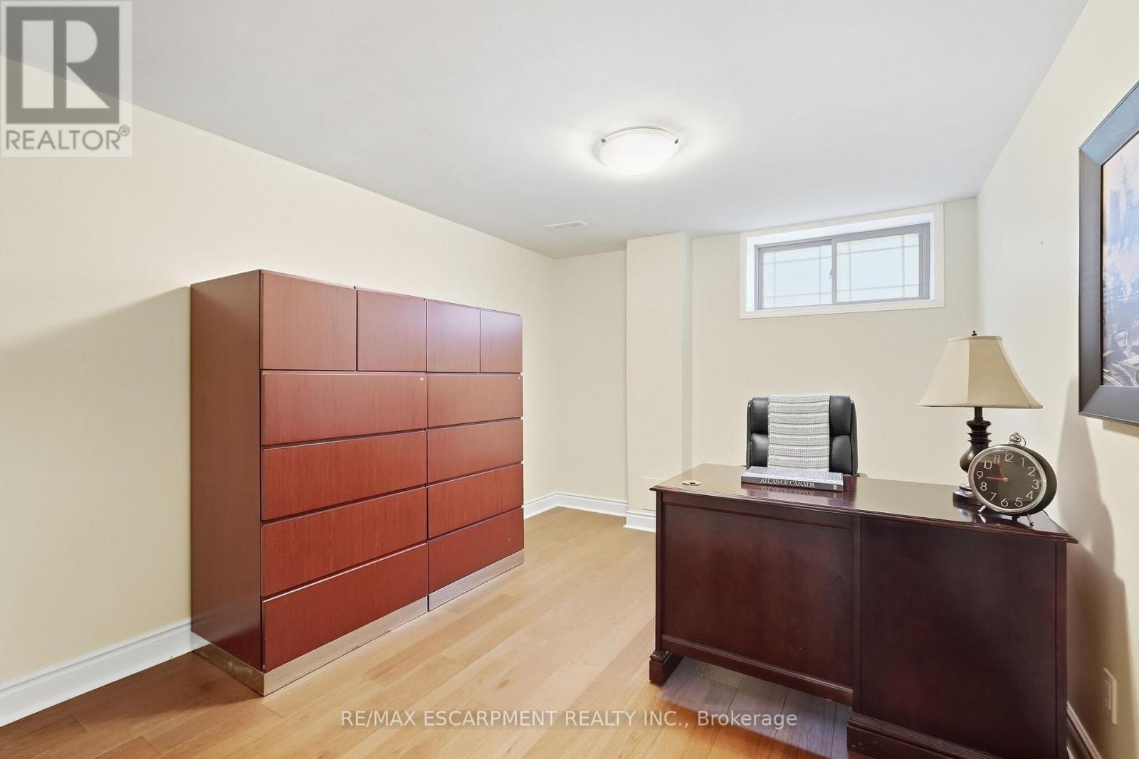 4 Summit Drive, Hamilton, ON