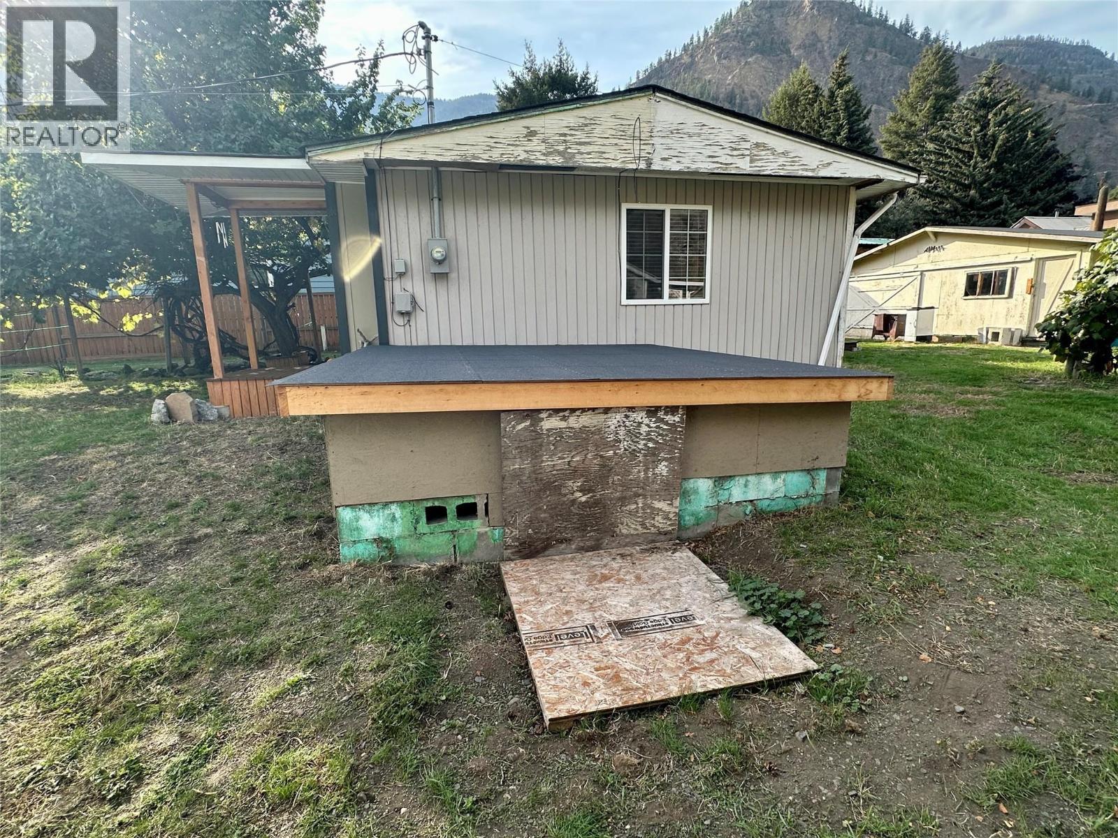 2632 6Th Street, Olalla, BC
