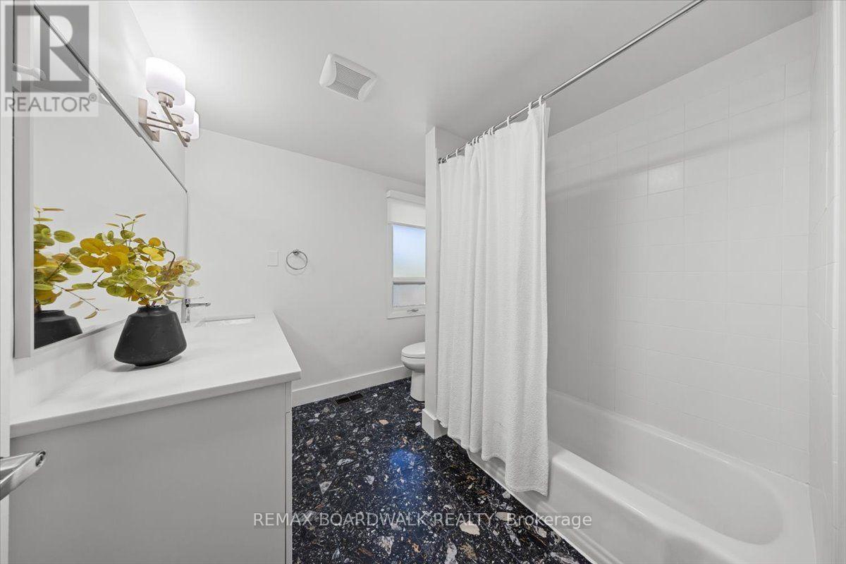 1853 Kilborn Avenue, Ottawa, ON