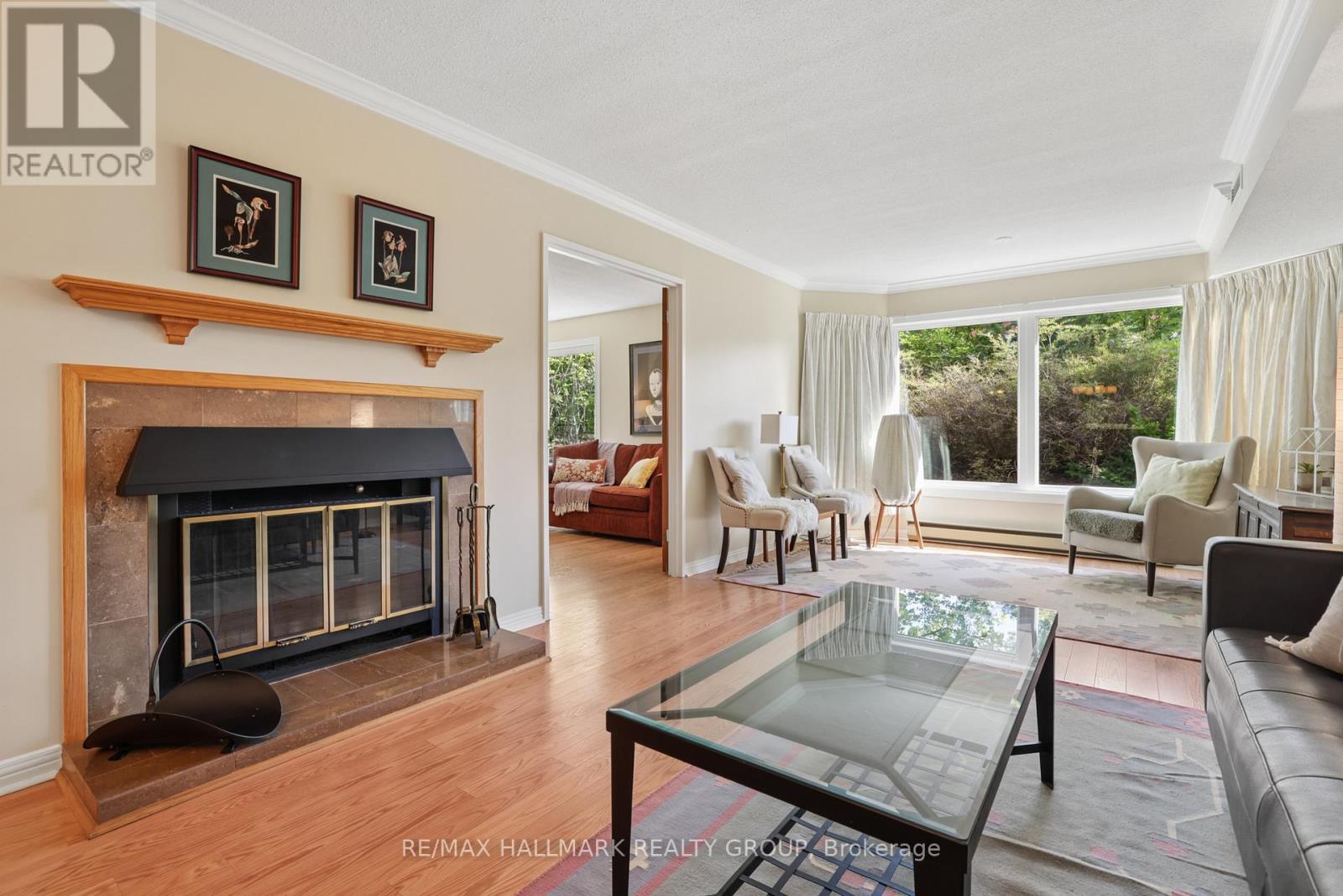 Cosy Wood Fireplace! - 75A - 263 Botanica Private, Ottawa, ON