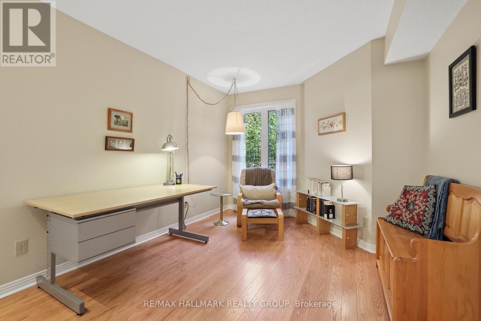 2nd Bedroom with Built In Storage. - 75A - 263 Botanica Private, Ottawa, ON