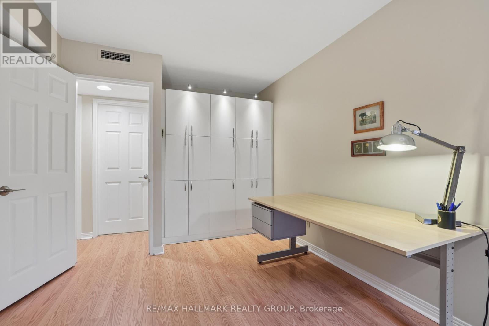 2nd Bedroom with Built In Storage. - 75A - 263 Botanica Private, Ottawa, ON