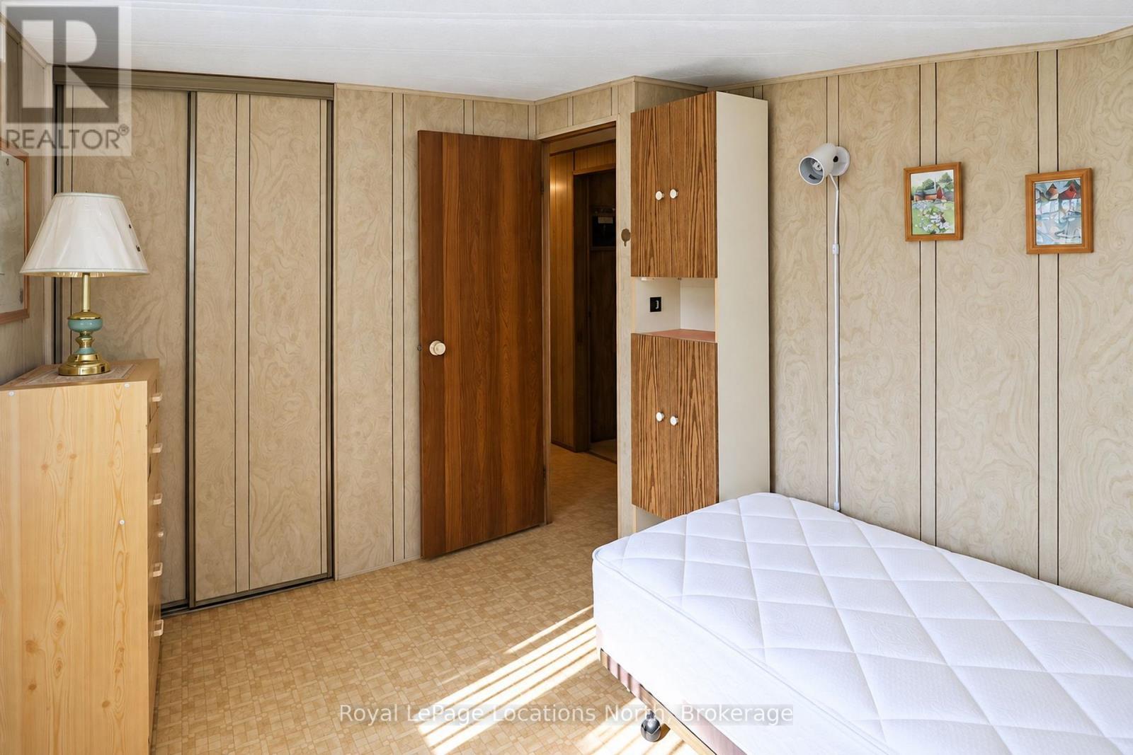 3rd Bedroom - Photo 2 - 16 Sinclair Avenue S, Wasaga Beach, ON