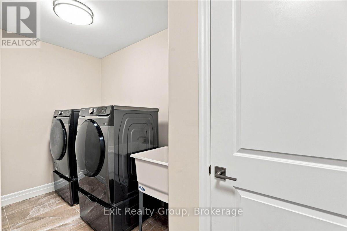 9 Wims Way, Belleville (Thurlow Ward), ON