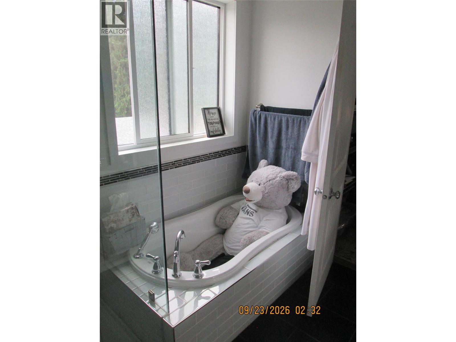 2446 Centennial Drive, Blind Bay, BC