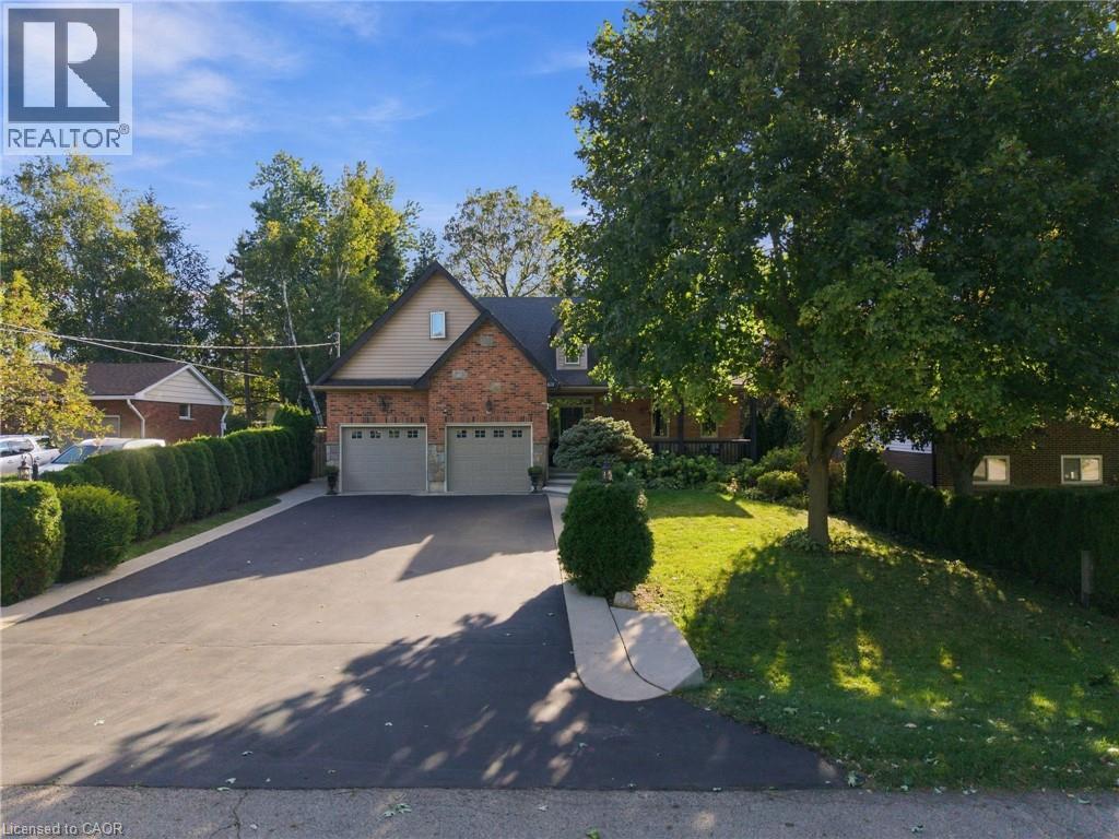 4 Summit Drive, Waterdown, ON