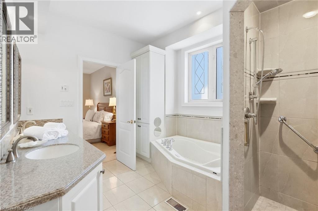 4 Summit Drive, Waterdown, ON