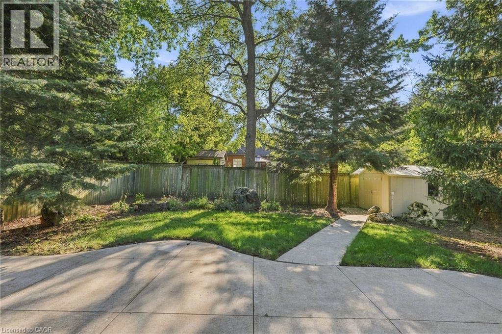 4 Summit Drive, Waterdown, ON