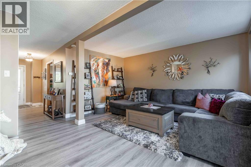 98 Memorial Avenue, Stoney Creek, ON
