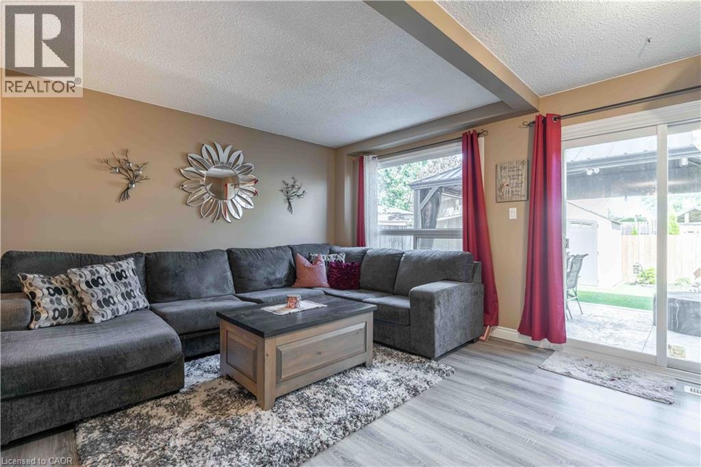98 Memorial Avenue, Stoney Creek, ON