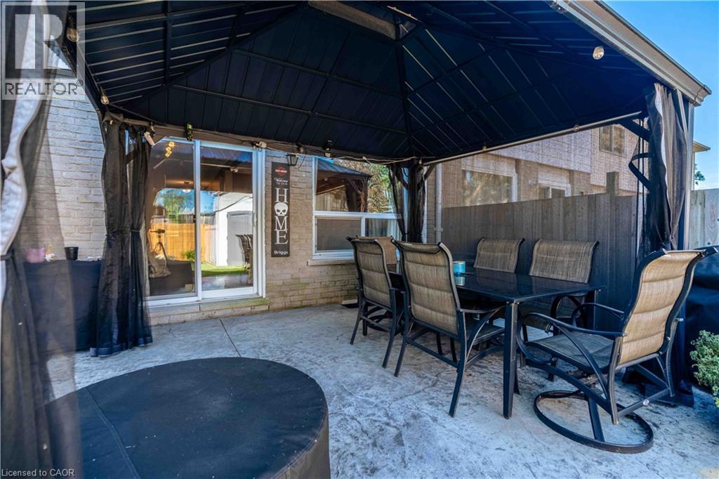 98 Memorial Avenue, Stoney Creek, ON