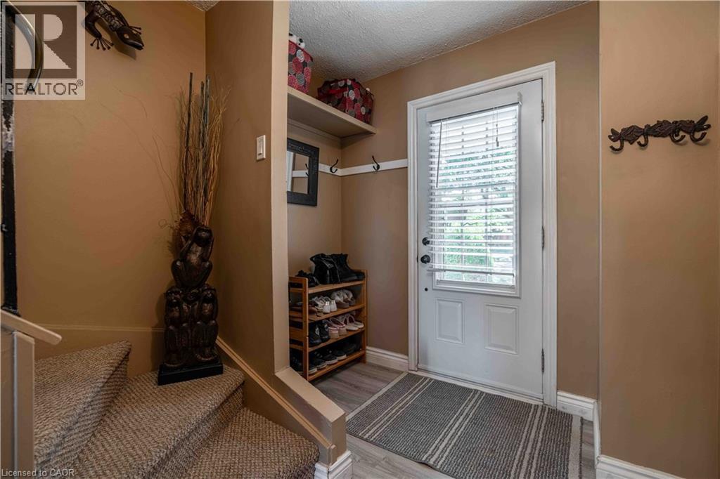 98 Memorial Avenue, Stoney Creek, ON