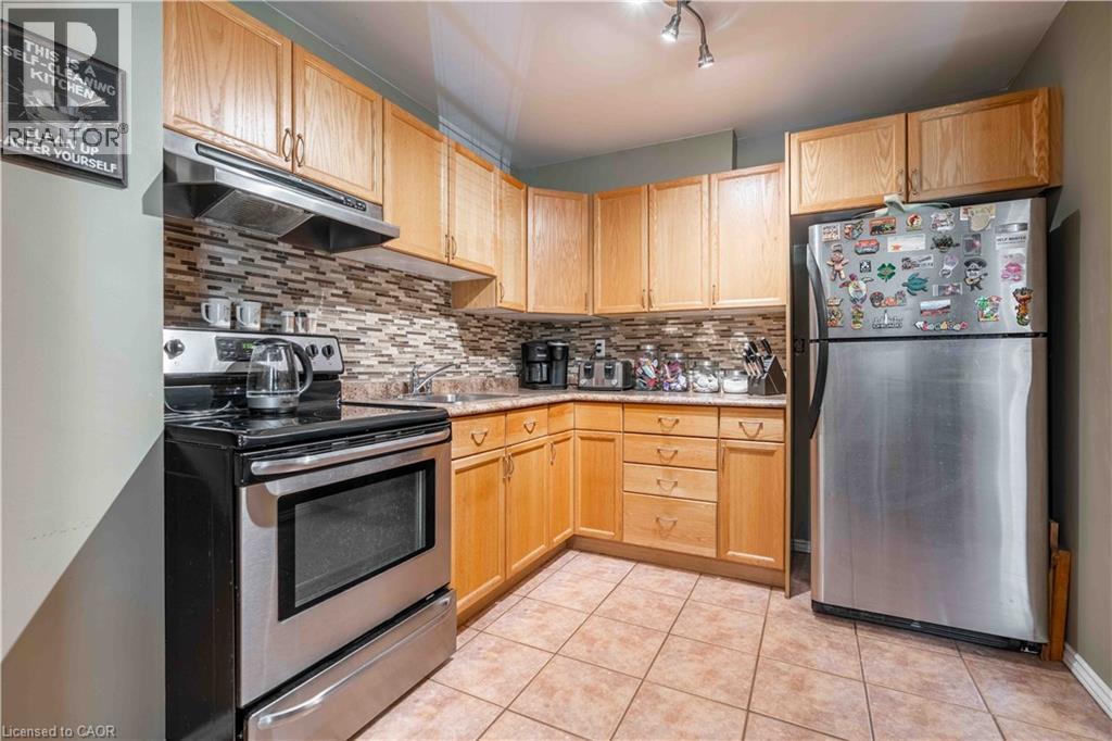 98 Memorial Avenue, Stoney Creek, ON
