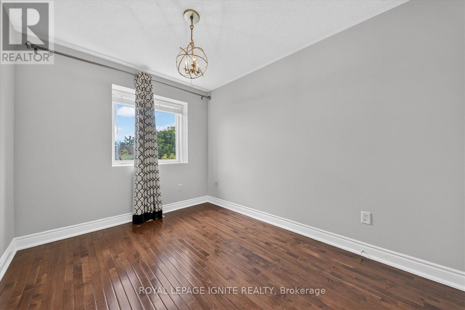 9 - 8032 Kipling Avenue, Vaughan, ON