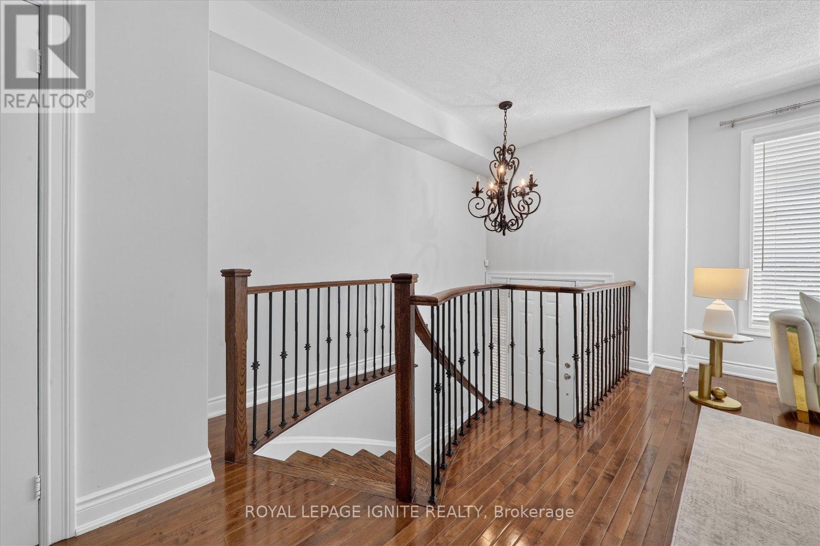 9 - 8032 Kipling Avenue, Vaughan, ON