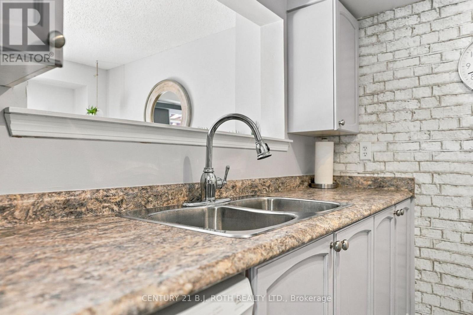 75 Courtney Crescent, Barrie, ON