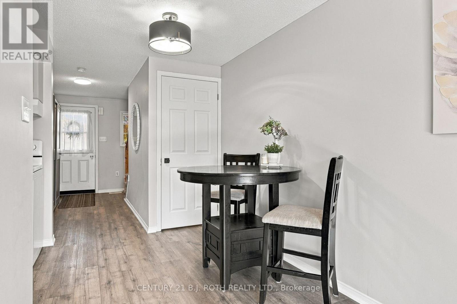 75 Courtney Crescent, Barrie, ON