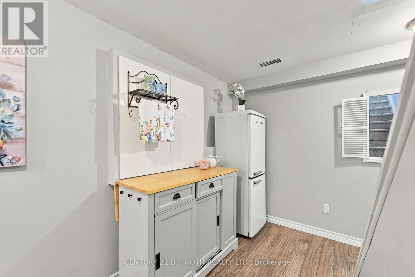 75 Courtney Crescent, Barrie, ON