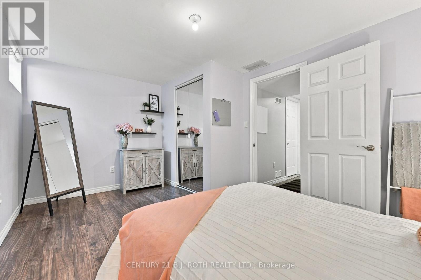 75 Courtney Crescent, Barrie, ON