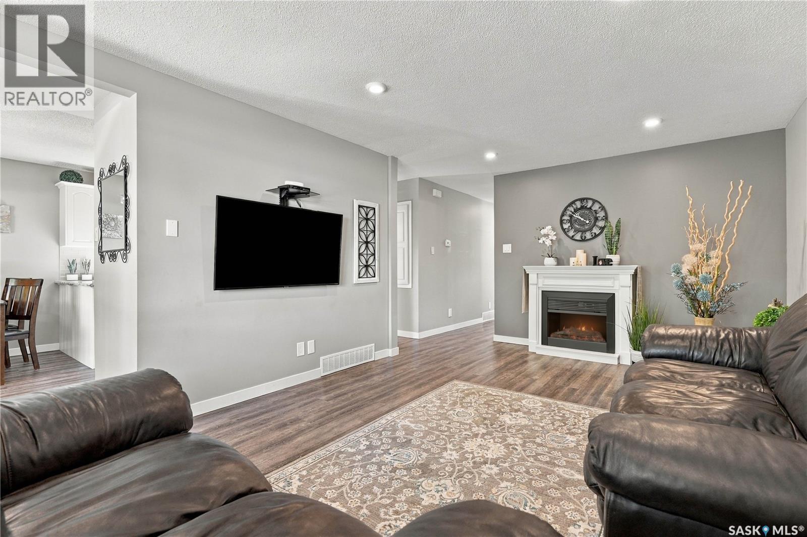 2769/2771 Eastview, Saskatoon, SK